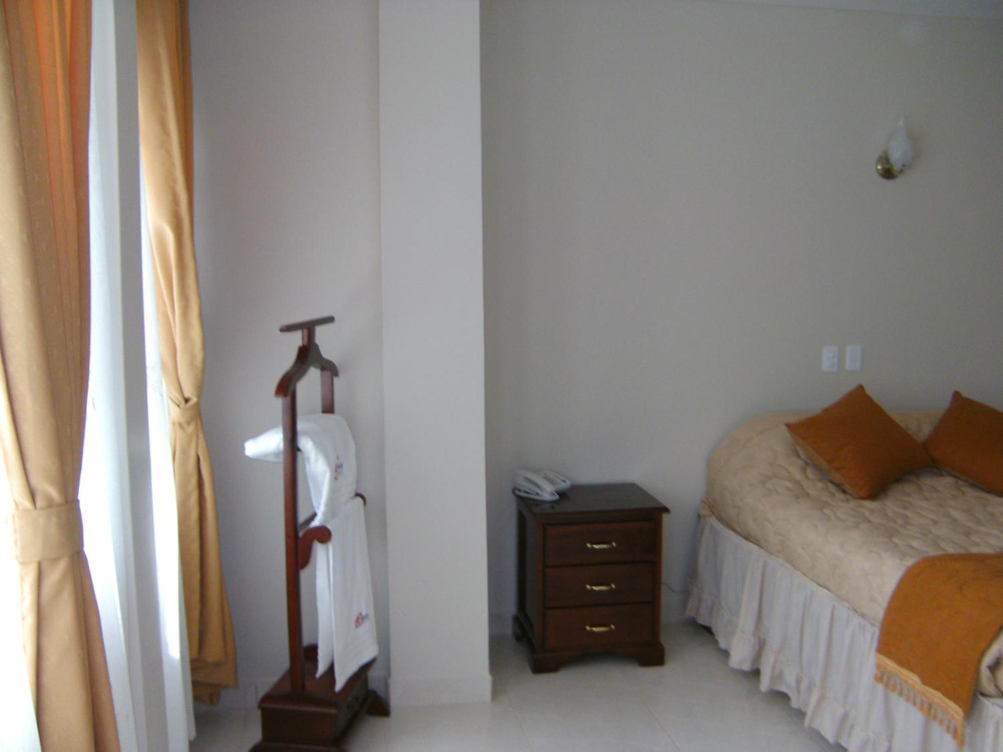 Hostal Fevilamir إيبارا المظهر الخارجي الصورة