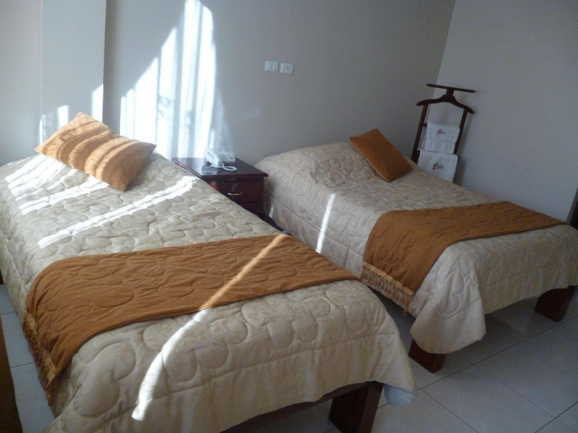 Hostal Fevilamir إيبارا المظهر الخارجي الصورة