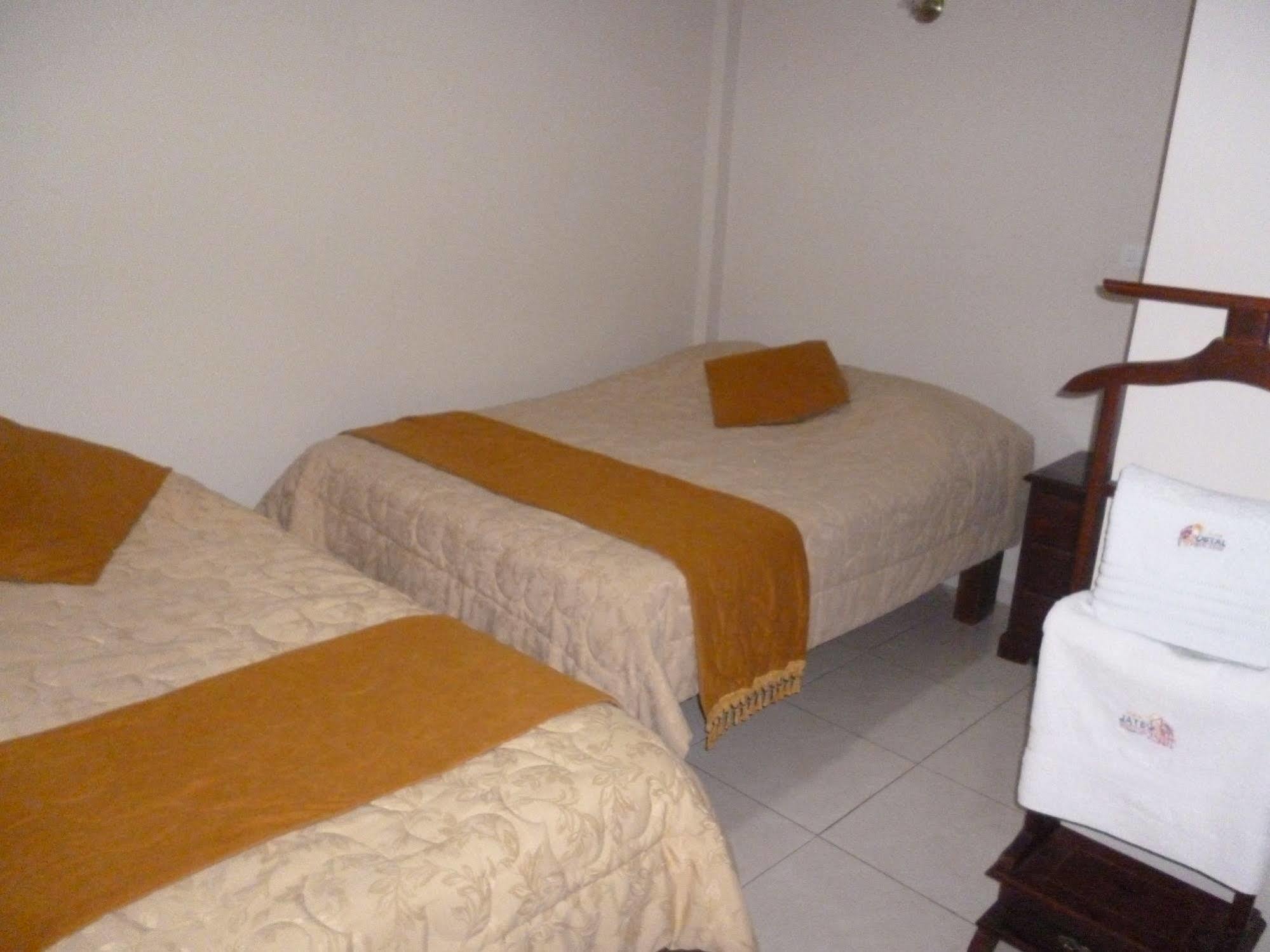 Hostal Fevilamir إيبارا المظهر الخارجي الصورة