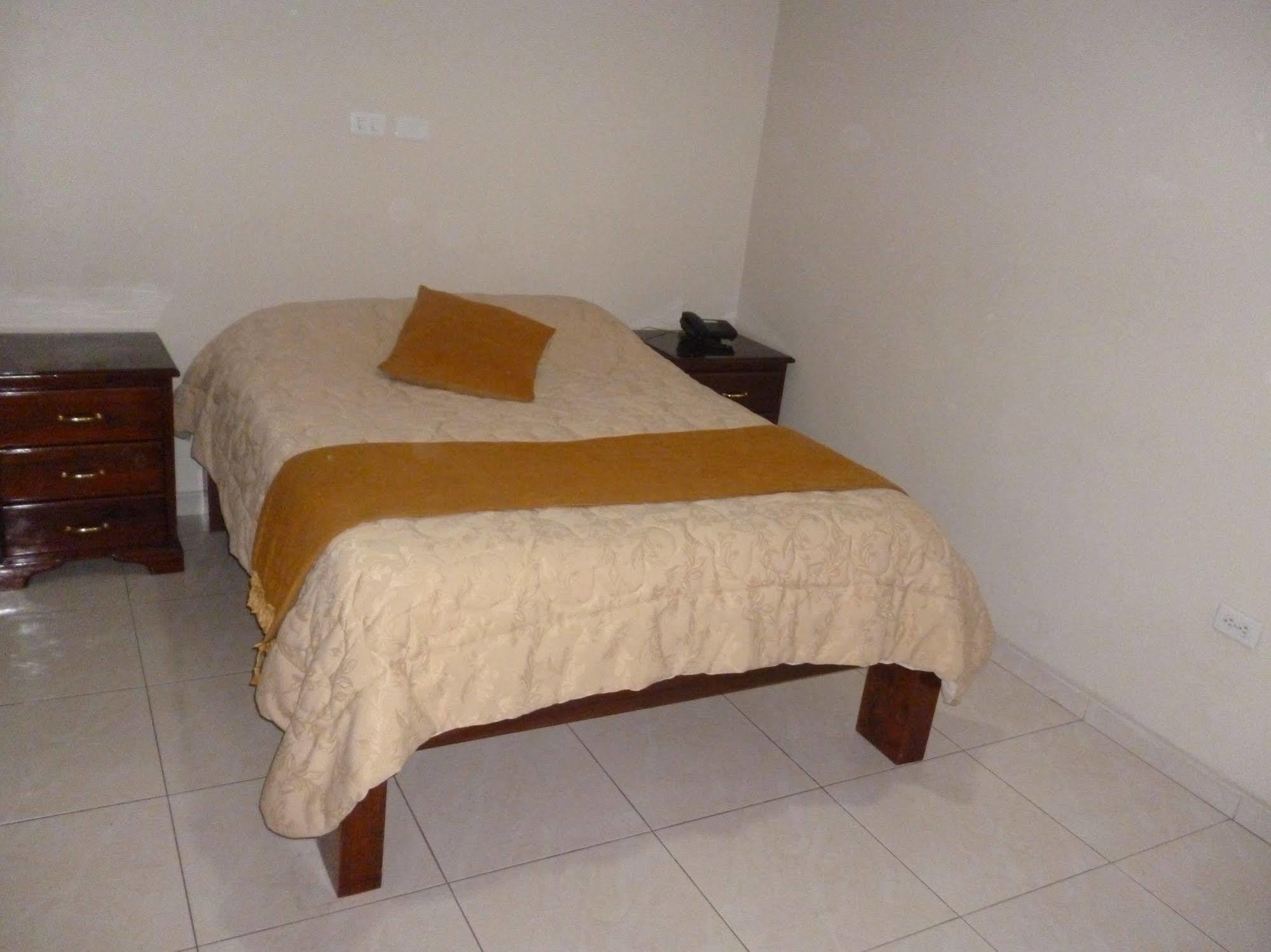 Hostal Fevilamir إيبارا المظهر الخارجي الصورة