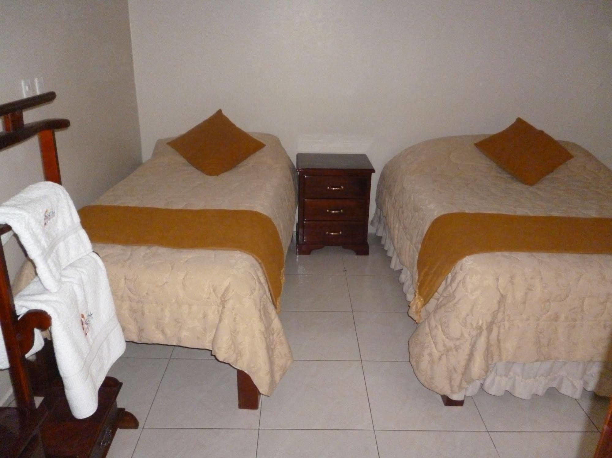 Hostal Fevilamir إيبارا المظهر الخارجي الصورة